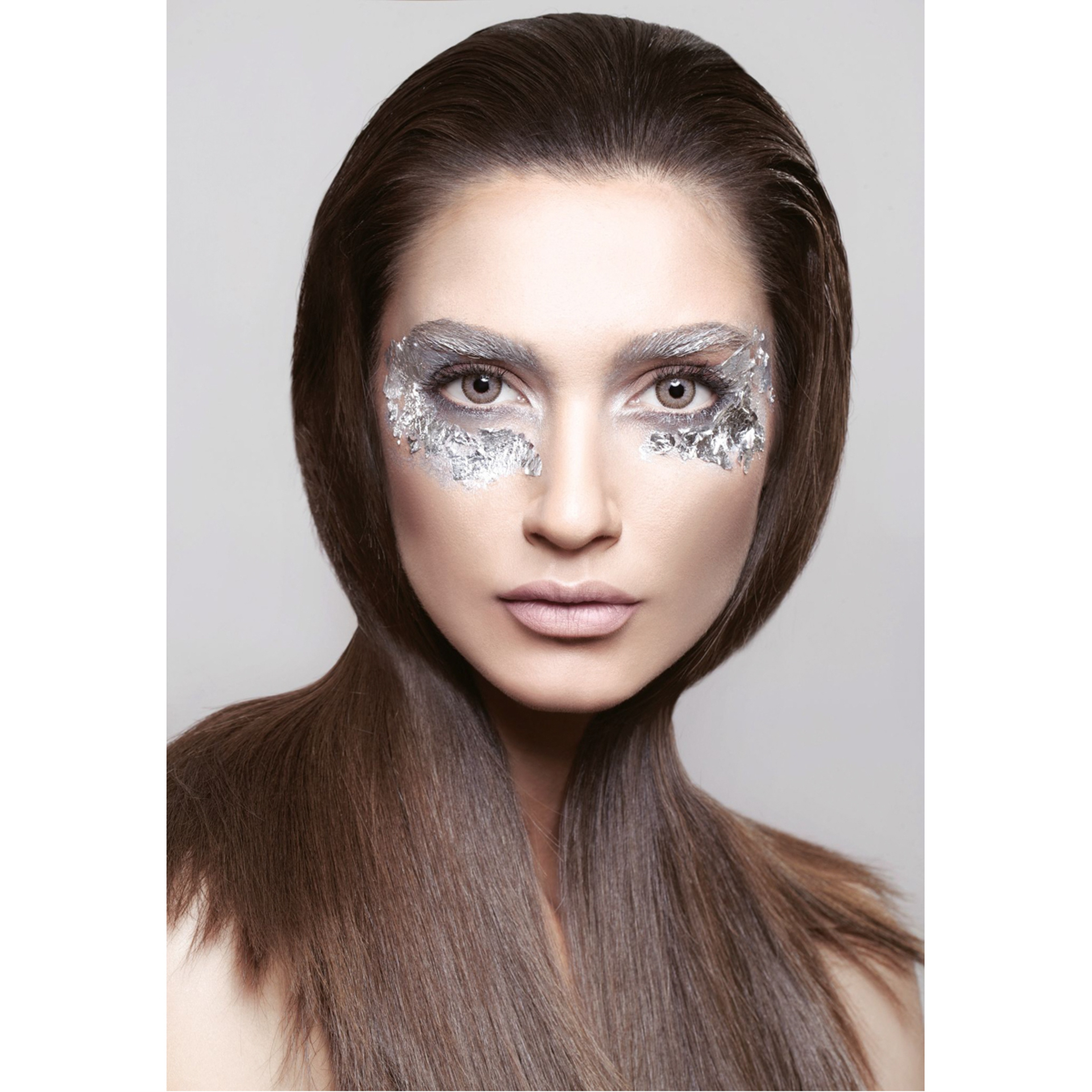 اناستازيا عدسات لاصقة شهرية