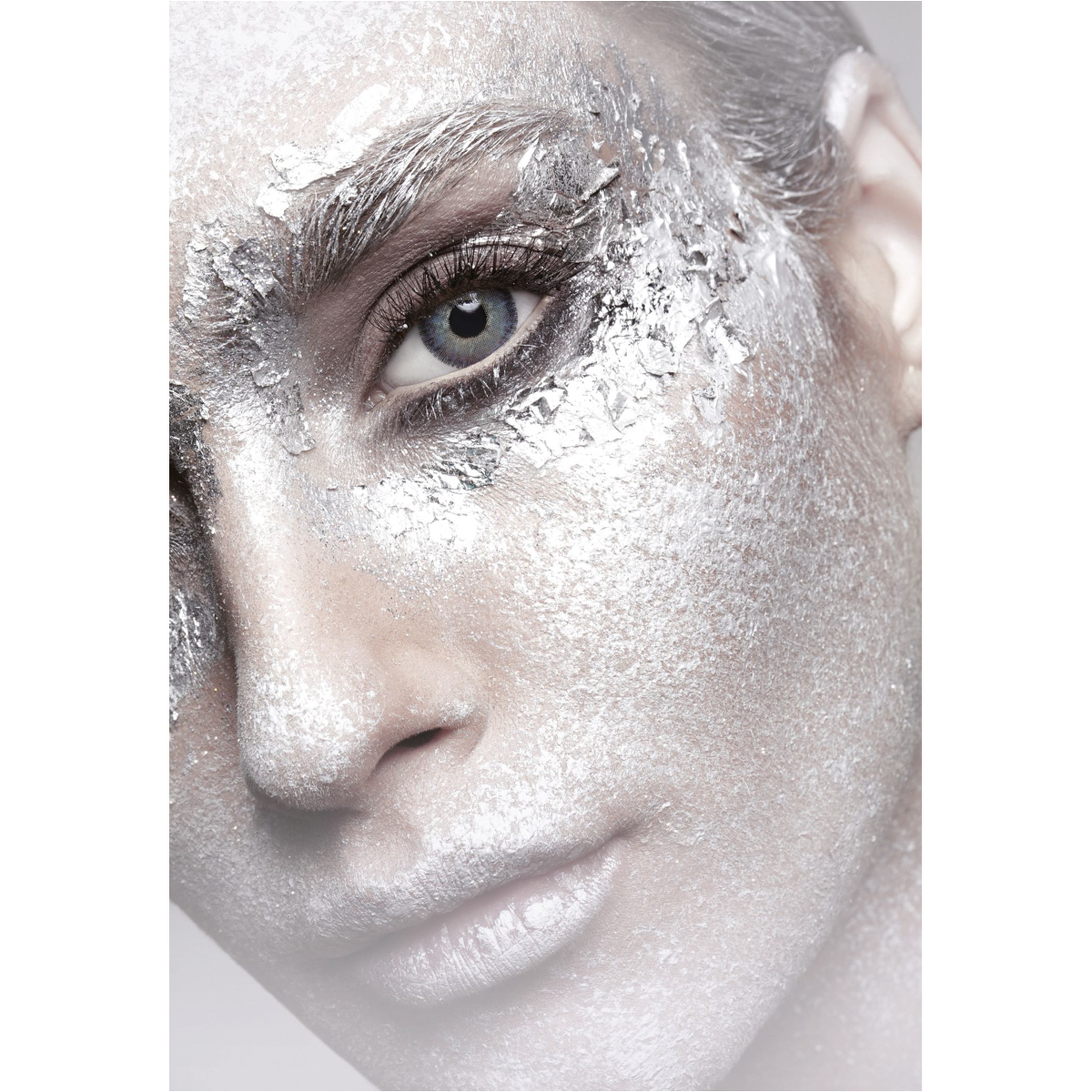 اناستازيا عدسات لاصقة شهرية