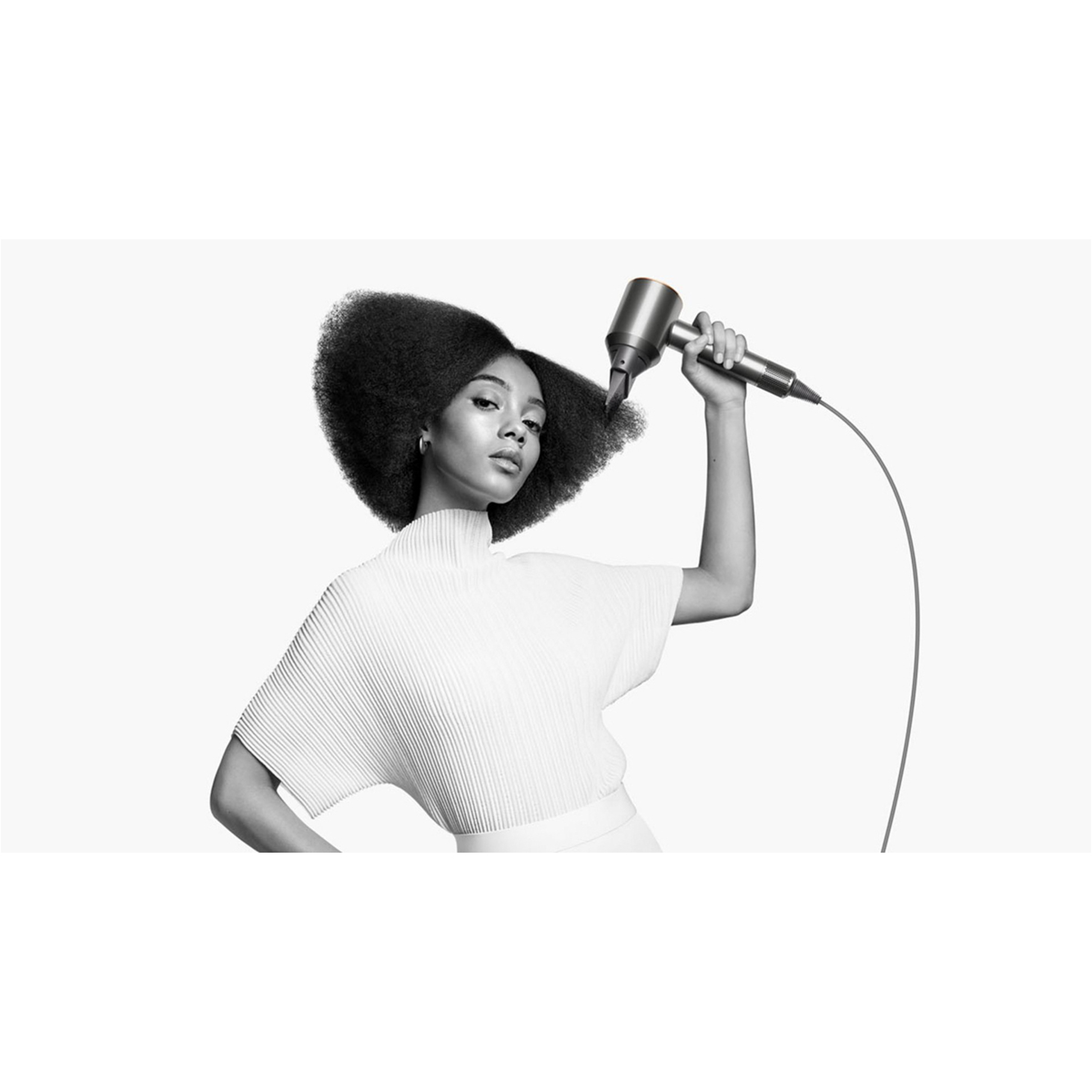 دايسون مجفف شعر ازرق وردي