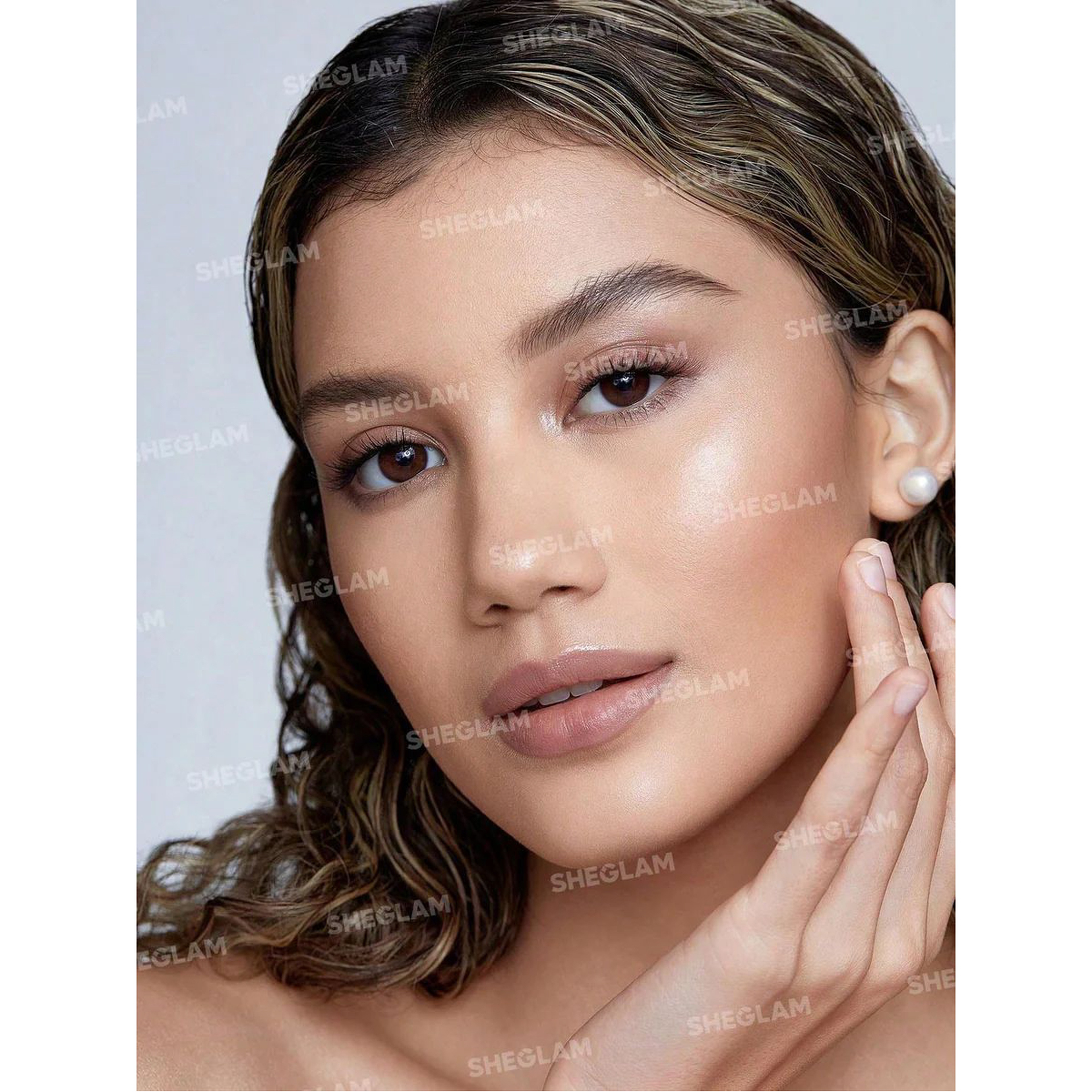 Sheglam Snatch 'N' Glow Stick-Vanilla Frost