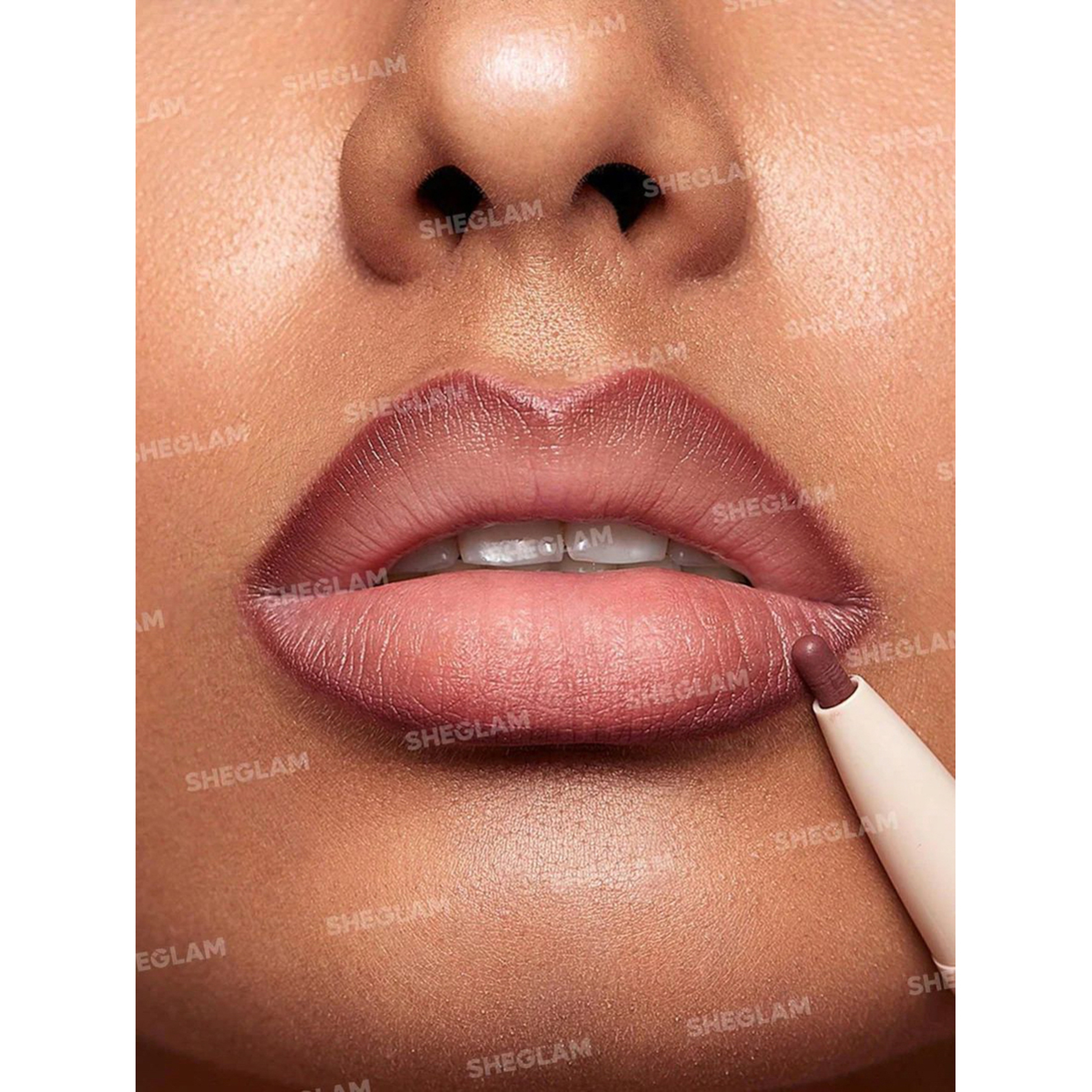 شيجلام احمر ومحدد للشفاه مزدوج