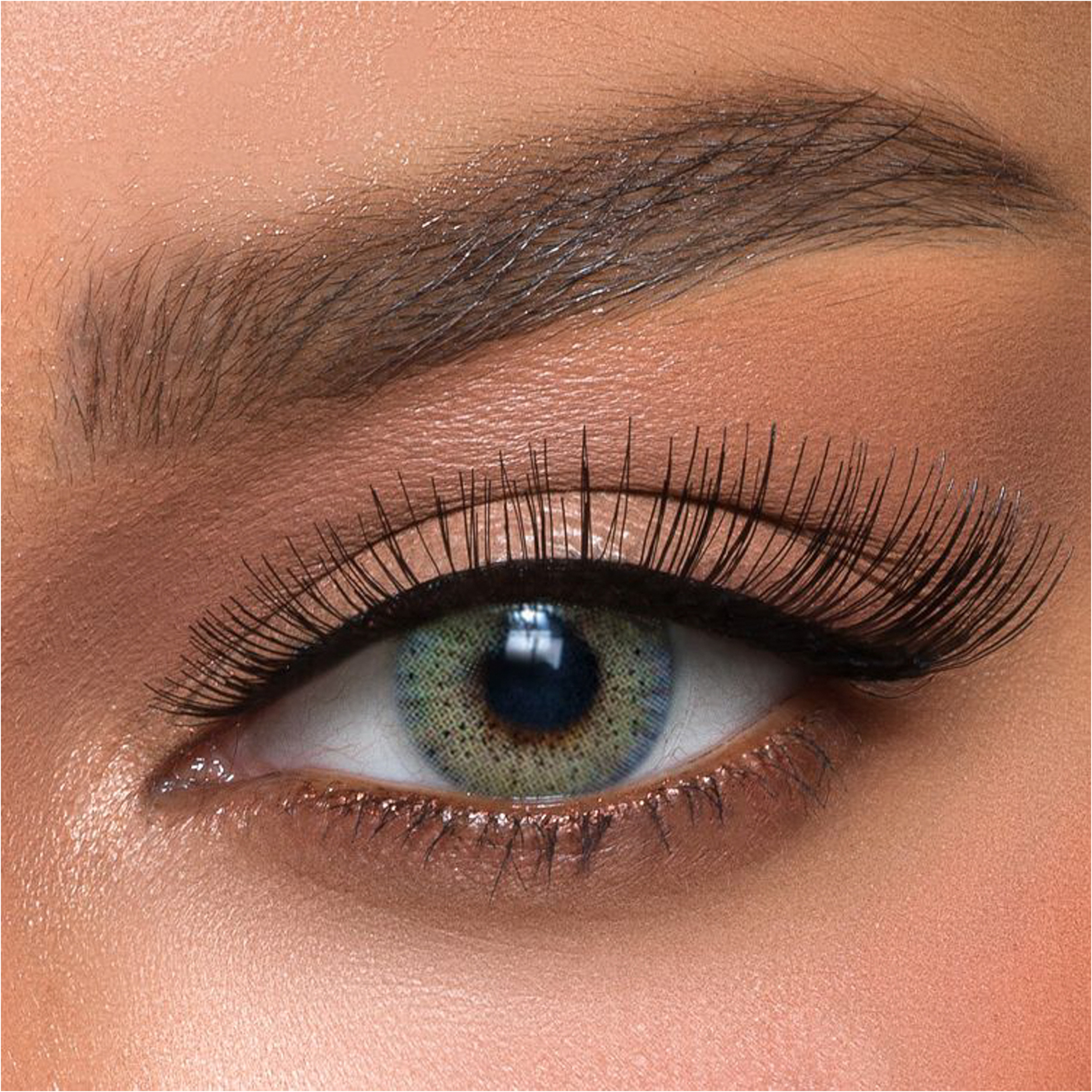 اناستازيا عدسات لاصقة شهرية