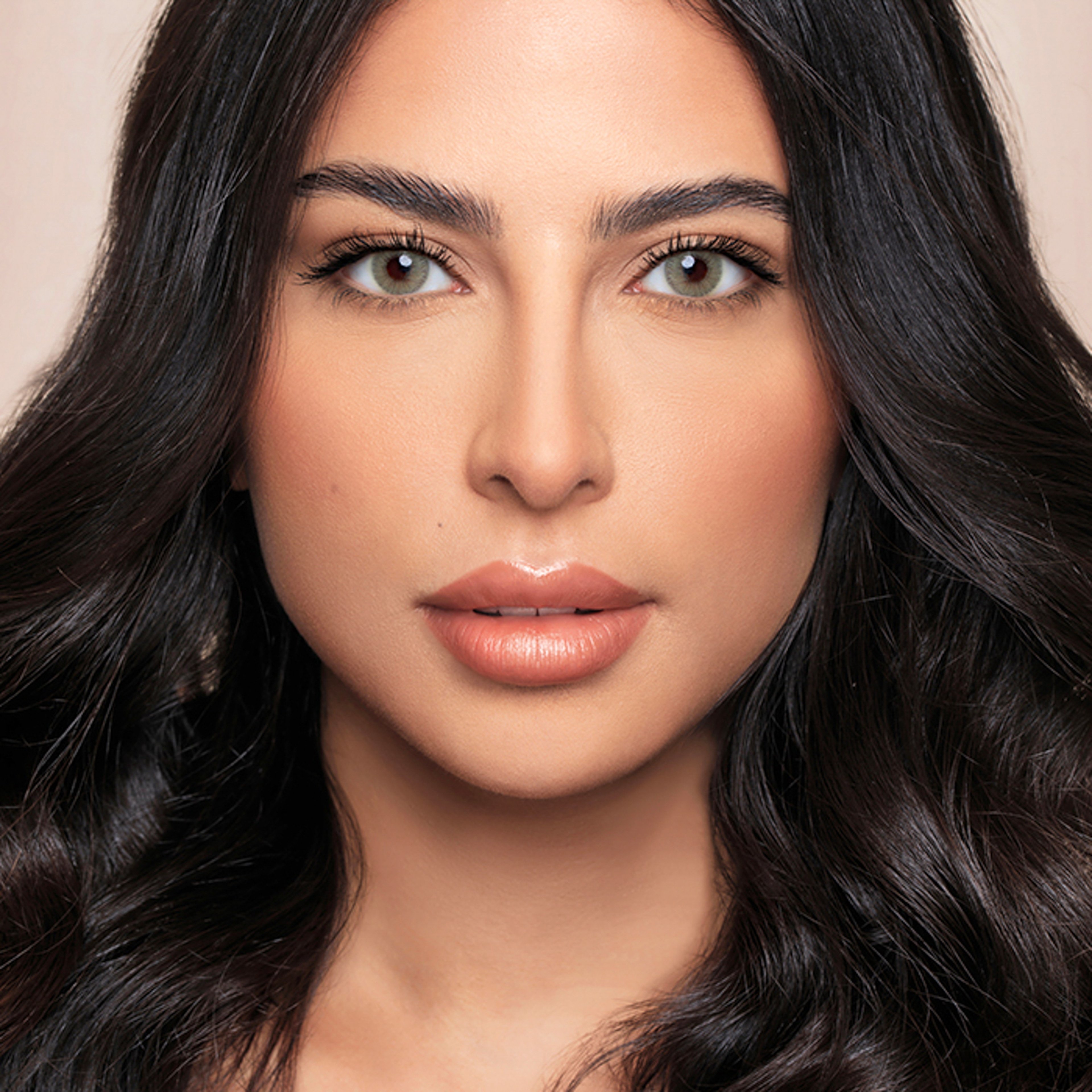 عدسات لاصقة - ألوان متعددة