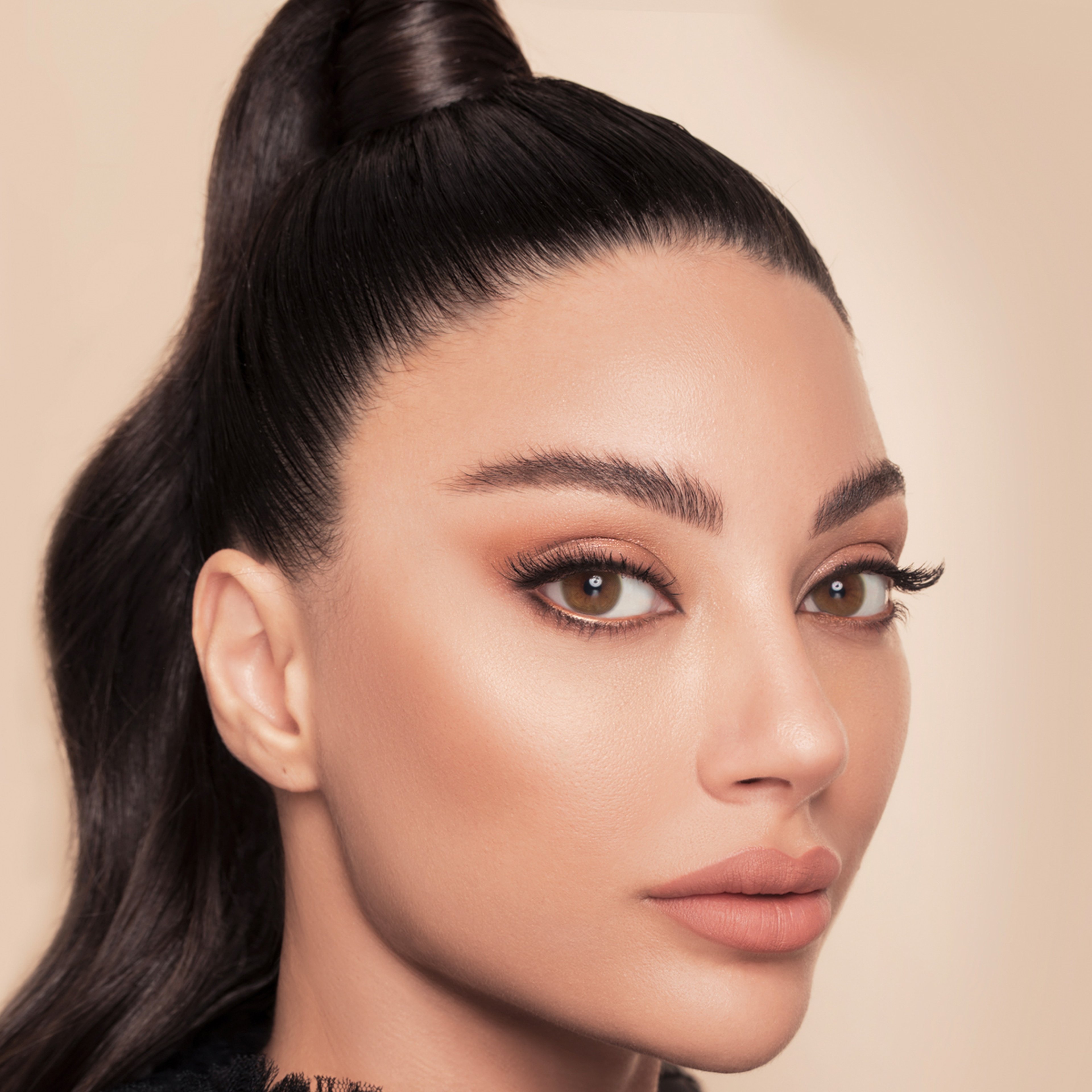 ليندا عدسات ملونة شهرية - آمبر