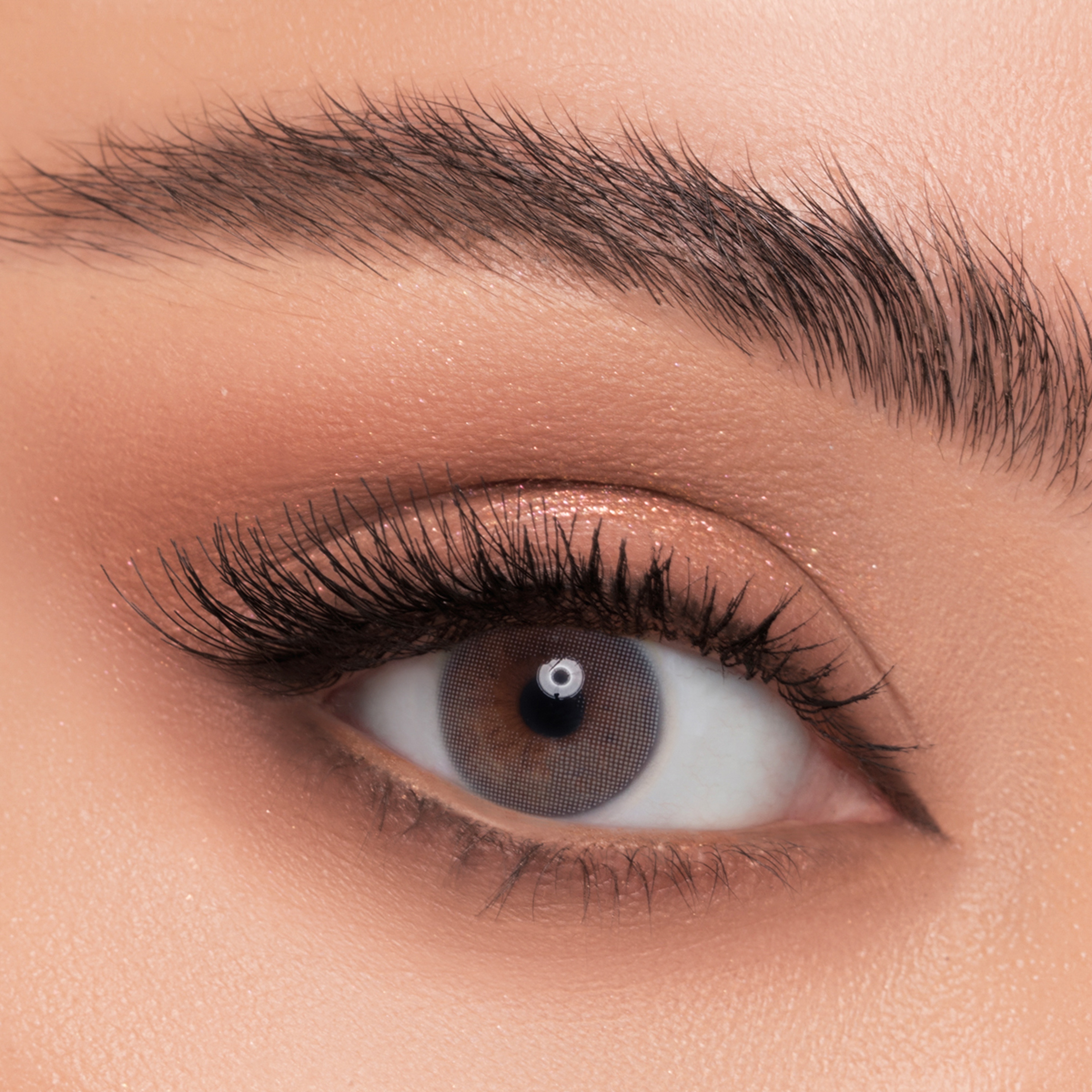 ليندا عدسات لاصقة ملونة