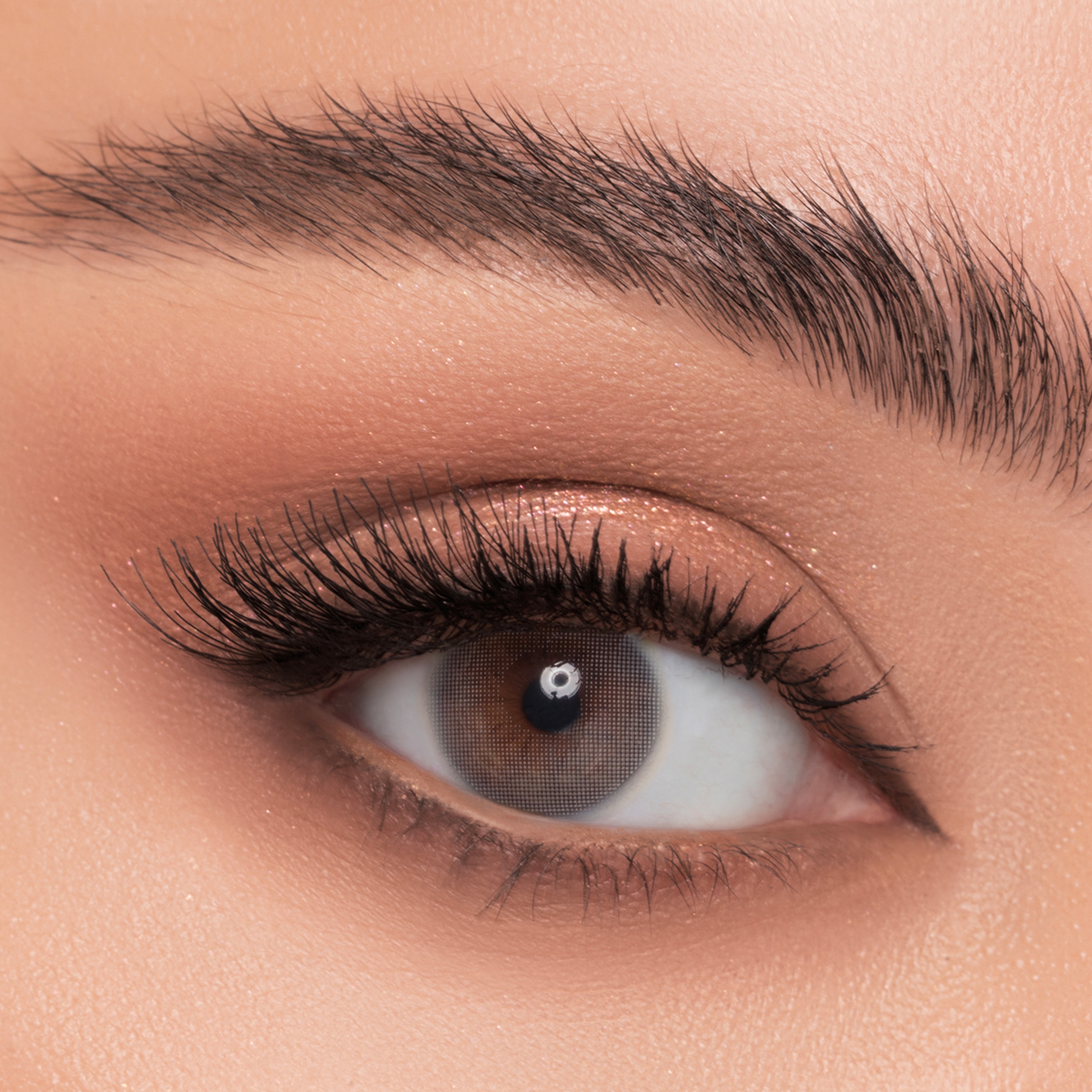 ليندا عدسات لاصقة ملونة