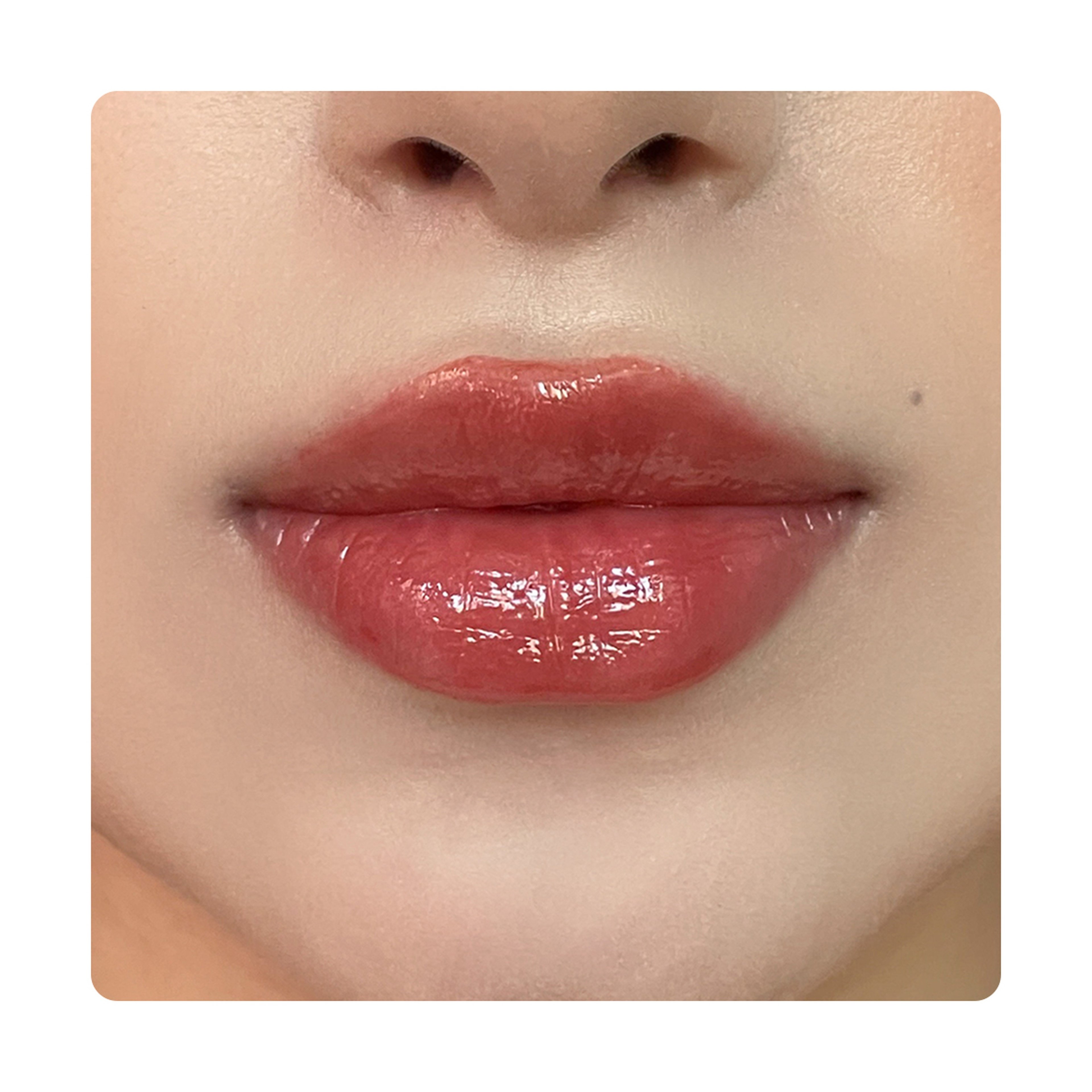 لوكا مرطب شفاه