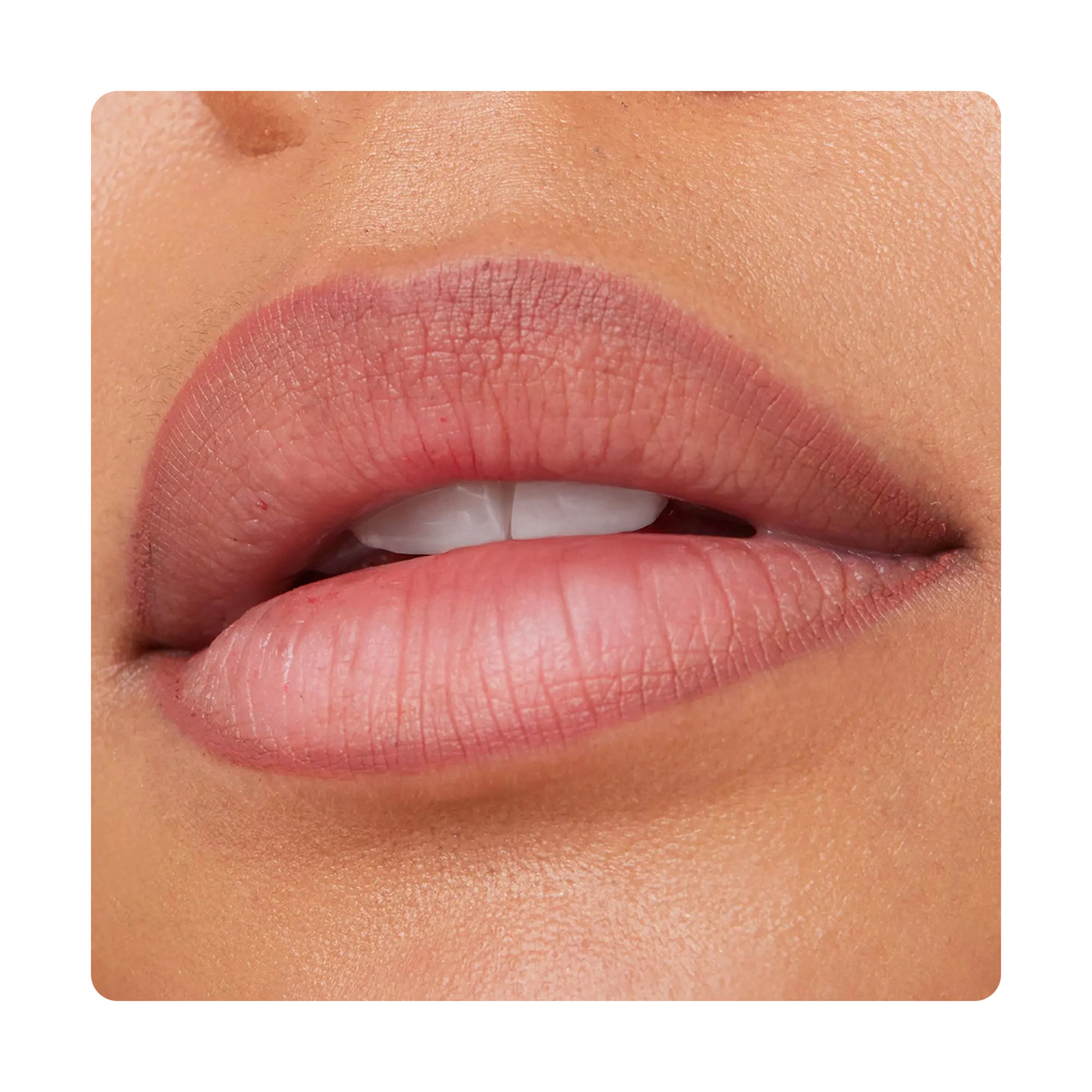 ايسنس قلم تحديد شفاه مطفي يدوم لمدة 8 ساعات