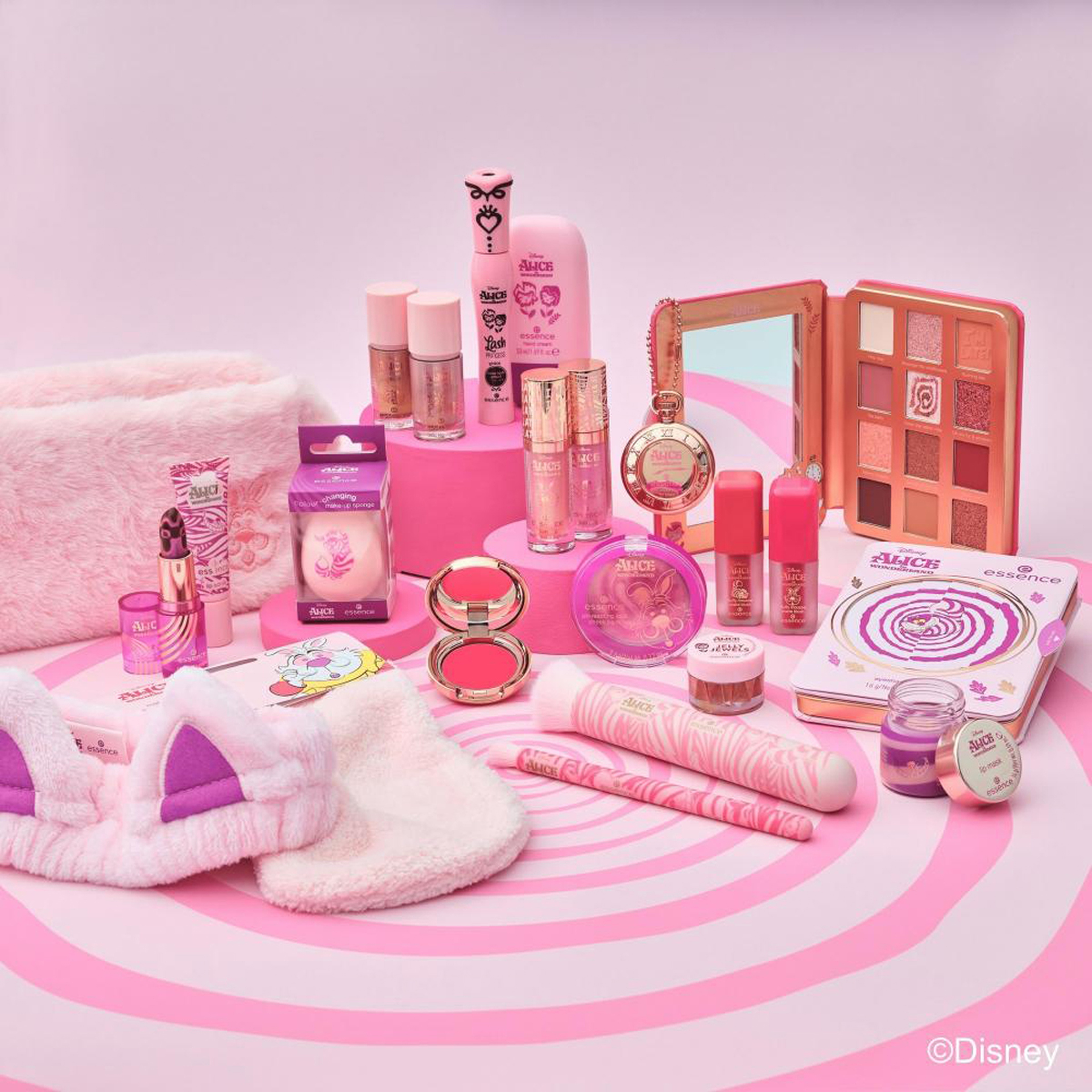 Essence Disney Alice in Wonderland Color Changing Makeup Sponge - 01